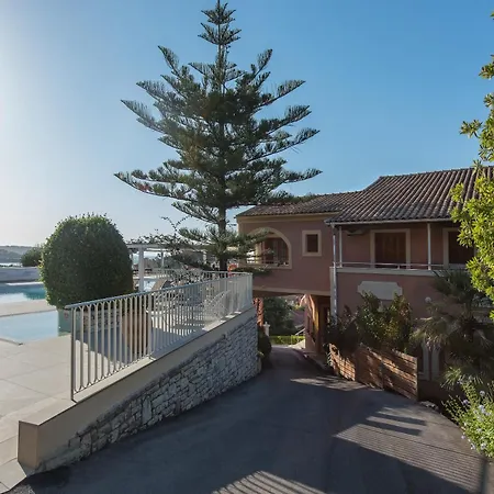 Hill Lofos كاسيوبي