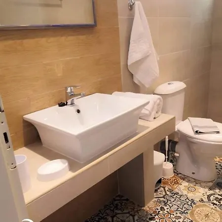 Hill Lofos Отель