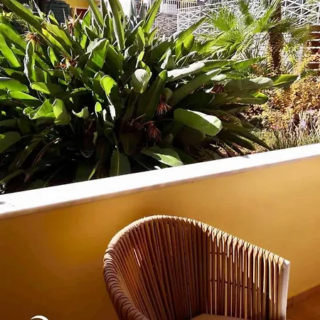 Hill Lofos Отель