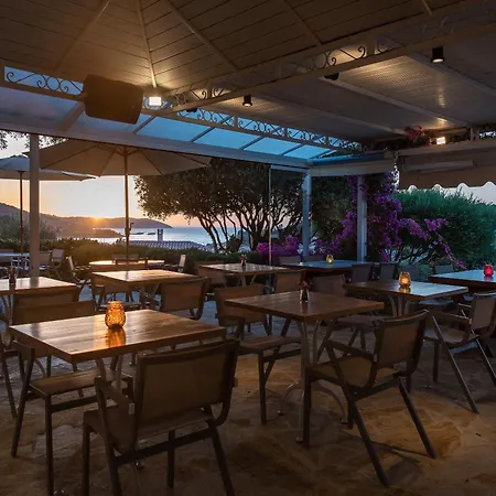 Hill Lofos Hotell 2*